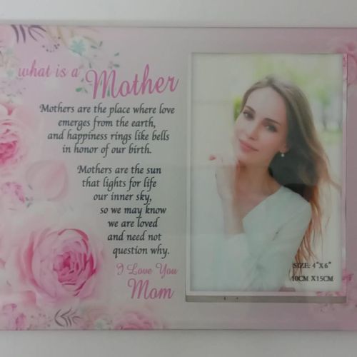 PLAQUE WITH PHOTO WHAT IS A MOTHER