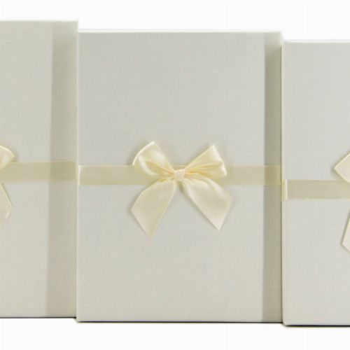 White Boxes of 3 WHITE