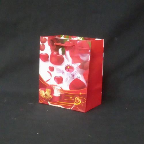 GIFTBAG RED/WHITE CANDLE/HEARTS
