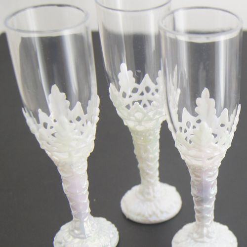 Champagne Glasses(12's) WHITE