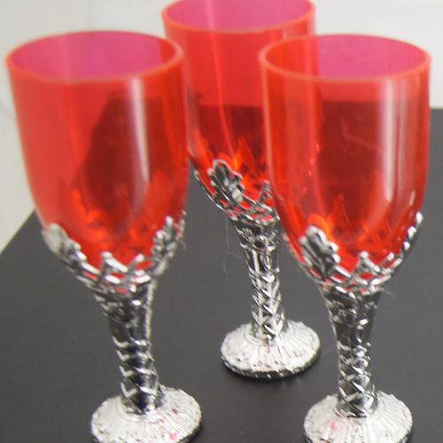 Champane Glasses Red w/Silver(12's)